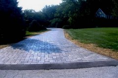 Landesign-Hardscape-Masonry-Valley-Forge-2600-Square-Foot-Paver-Driveway
