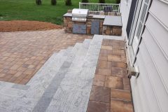 Landesign-Hardscape-Masonry-Valley-Forge-Interlocking-Pavers-with-steps-and-outdoor-Kitchen-scaled