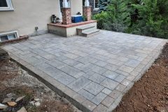 Landesign-Hardscape-Masonry-Valley-Forge-Patio-Paver-on-cement-scaled