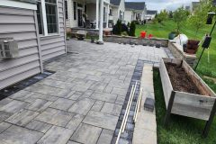 Landesign-Hardscape-Masonry-Valley-paver-patio-6-with-retaining-wall-scaled