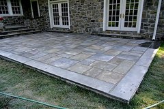 Landesign-Hardscape-Masonry-Valley-Forge-Flagstone-Patio-in-Cement