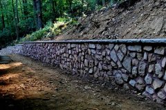 Landesign-Hardscape-Masonry-Valley-Forge-Mason-stone-wall-with-sandstone-on-top